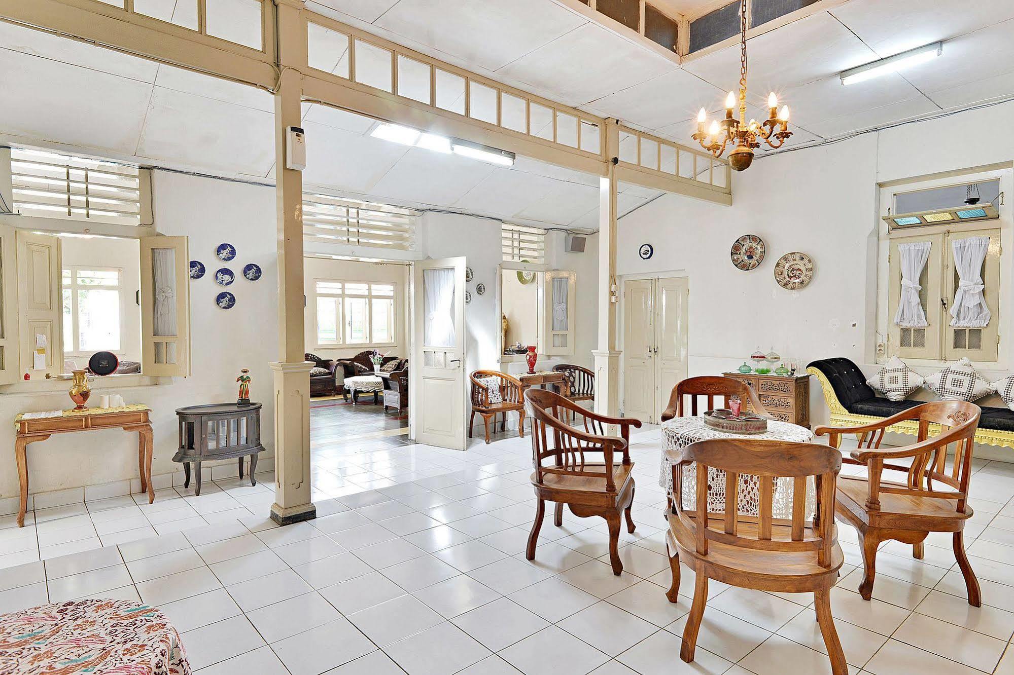 Zen Rooms Panembahan Kraton Γιογκιακάρτα Εξωτερικό φωτογραφία
